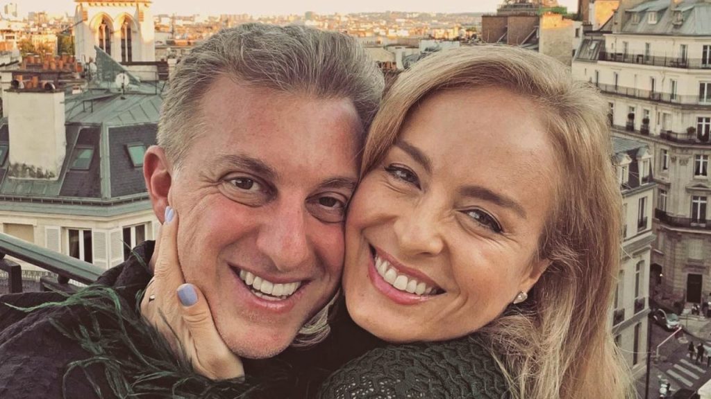 Angélica celebra 51 anos de Luciano Huck: Amigo, companheiro, marido"