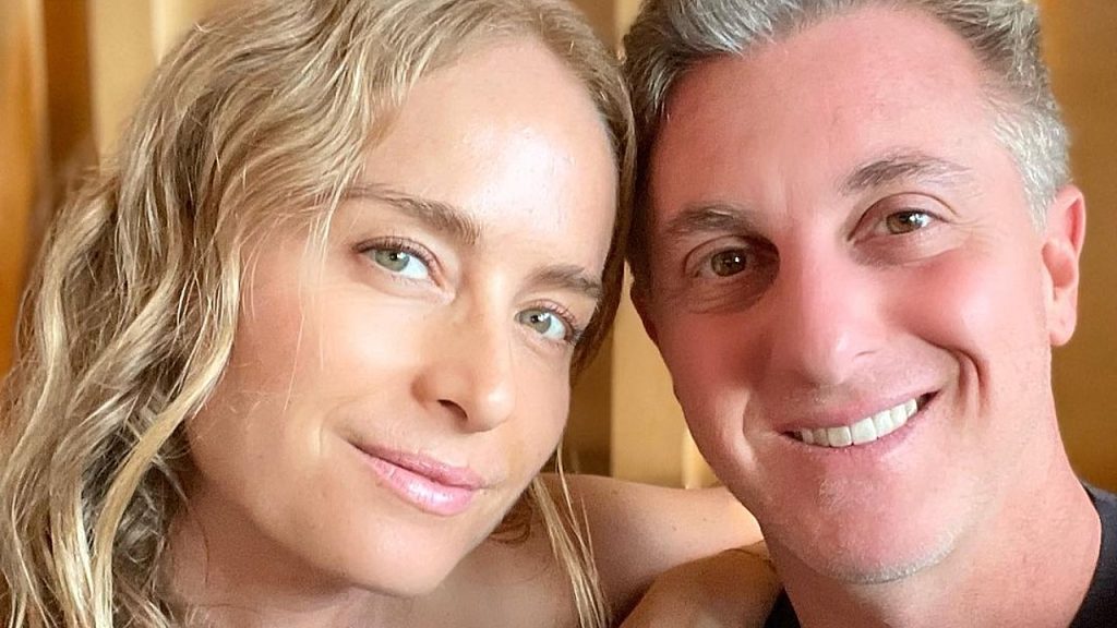 Angélica completa 50 anos e Luciano Huck se declara: "Sempre ao seu lado!"