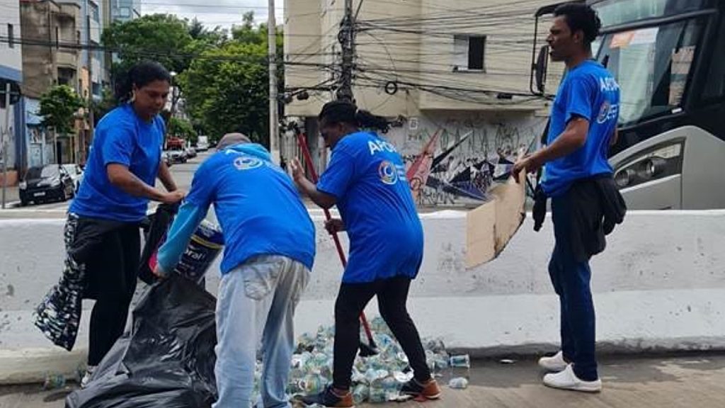 175 mil copos plásticos recolhidos após São Silvestre serão transformados em material escolar