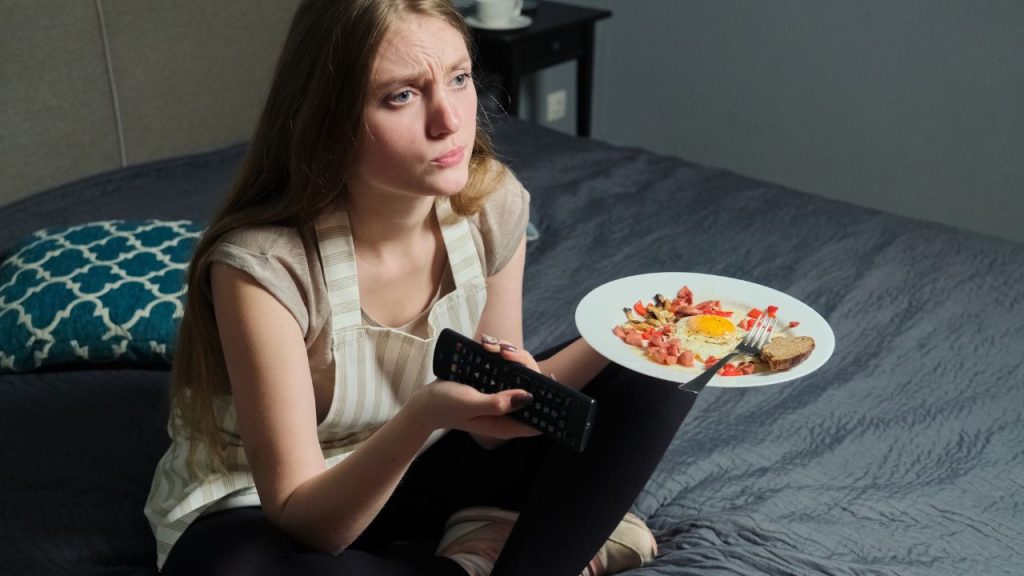 comer-em-frente-à-TV